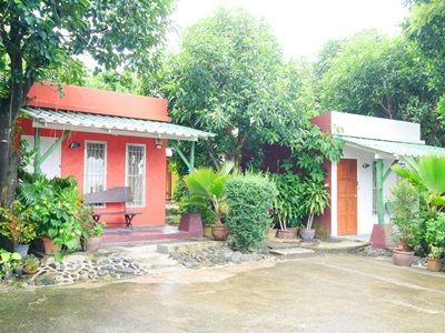 Forest Bungalows and Mama&#039;s Restaurant