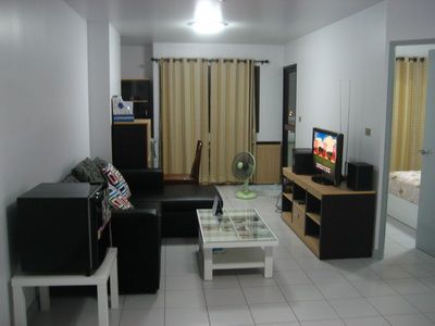 คอนโด1นอน พร้อมเฟอร์ฯ วิวสระฯ ใกล้รถไฟฟ้า 2 สาย เขตบางกะปิ (Condo 1 Bed for rent bangkapi bkk)