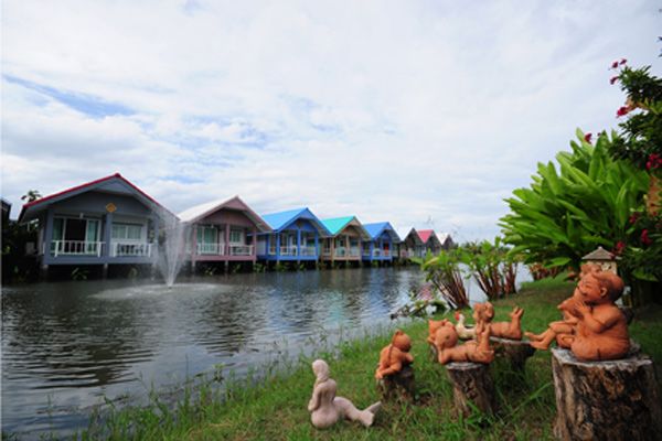 Baan Chay Namm Resort