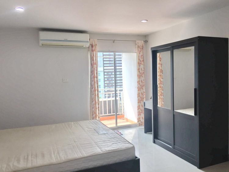 for rent Condominium Regent Home Bangna Near BTS udomsok and Bangna