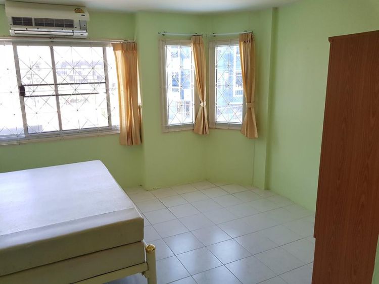 Room for rent Poonphon