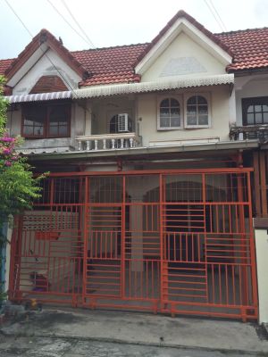 Town House For Rent Rangsiya 2