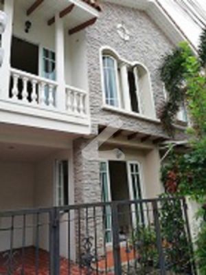 For Rent Townhouse Pieamsuk To