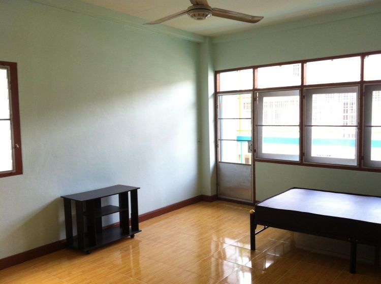 Rent Room MRT Charun13