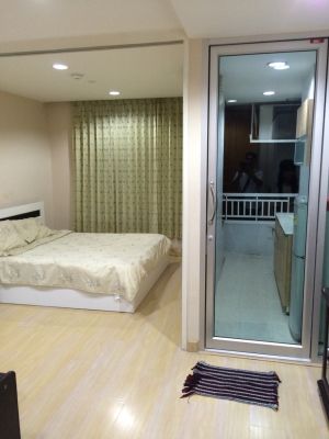 Room for rent near Bts Saphan-Taksin