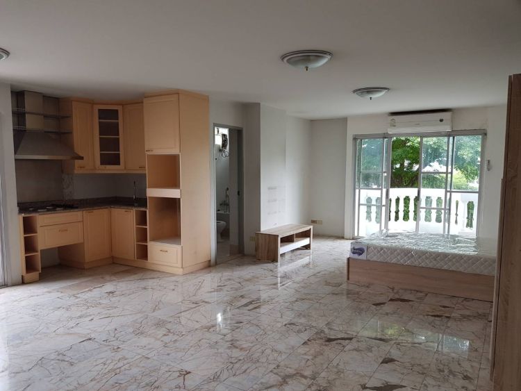 Pensiri place, 50 sqm. Senanikom 1 soi 2, 200m from BTS