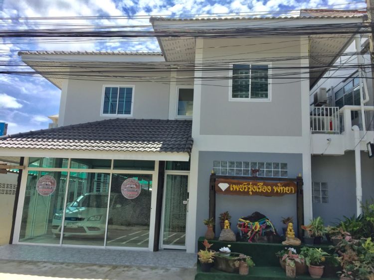 Petchrungruang Pattaya Hostel