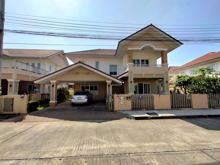 A house for rent with 4 bedrooms 3 toilets and 1 kitchen, The price is at THB 12,000 per month.