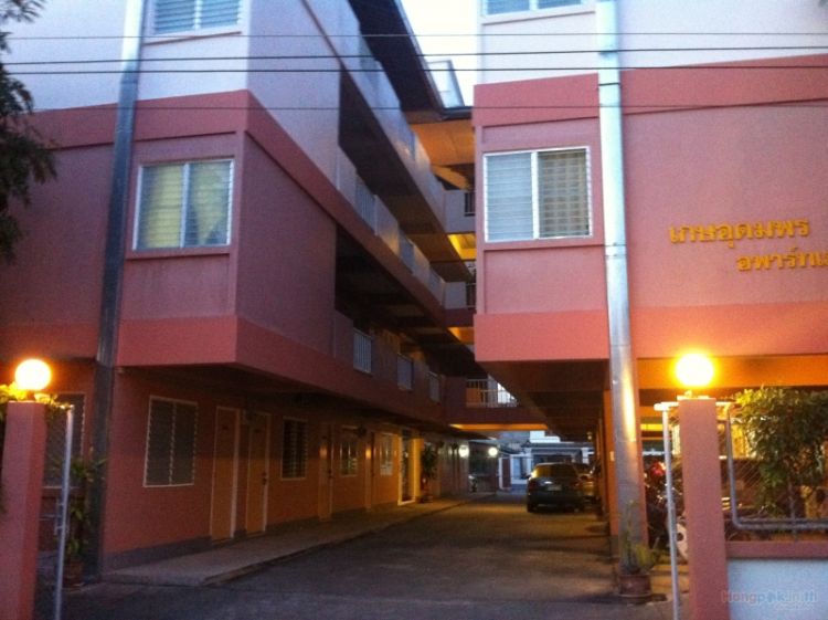 kadeudomporn apartment