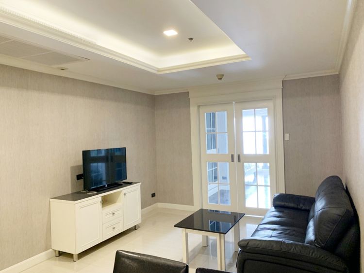 Condo for rent Silom State Tower.