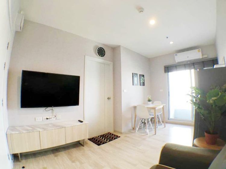 For rent Plum Condo Ramkhamhaeng Station.