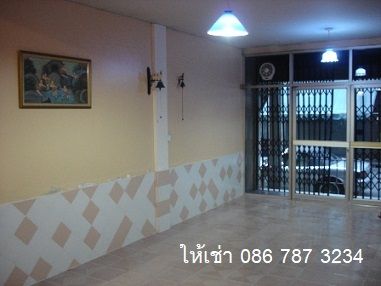 Commercial building for rent