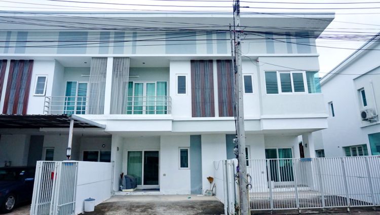 Townhouse for rent near Unity 