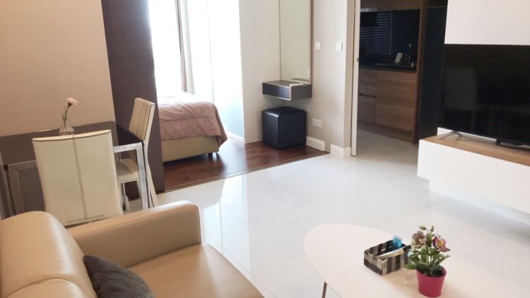 Condo for rent The Metropolis Samrong.