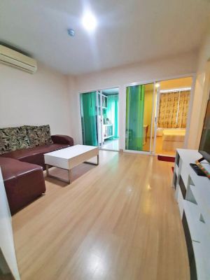 Detached condo for rent with 1