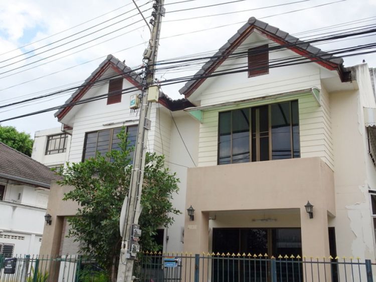 Townhouse for rent near Chiang