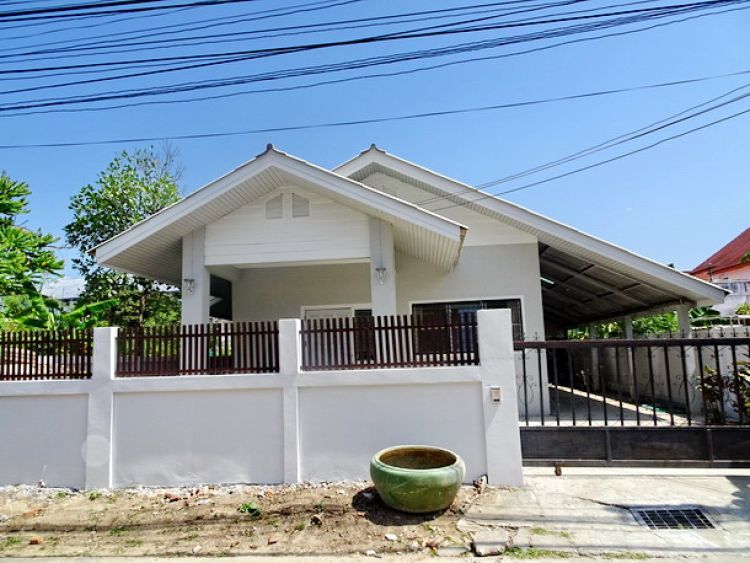 House for rent 1 km. from Tesco Lotus on Hang Dong Rd.