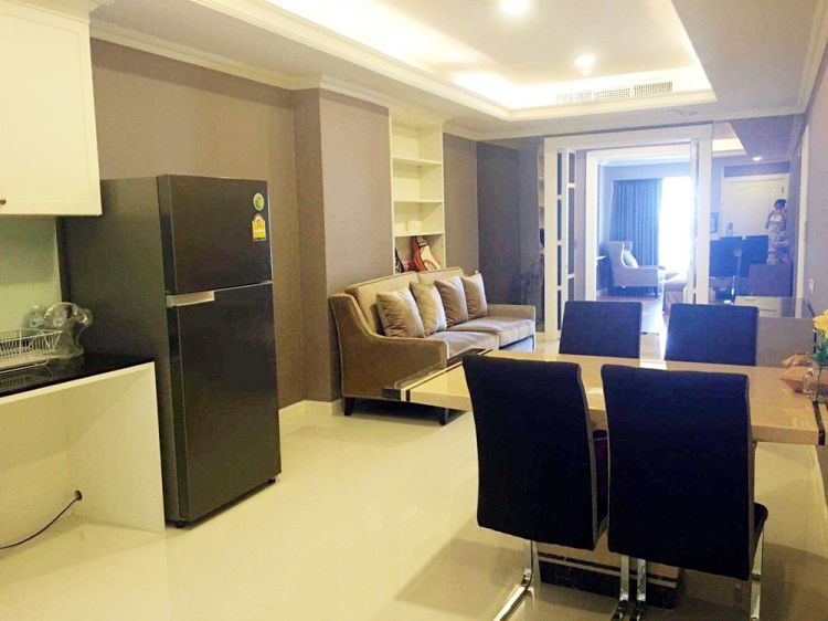 Condo for rent Silom State Tower.