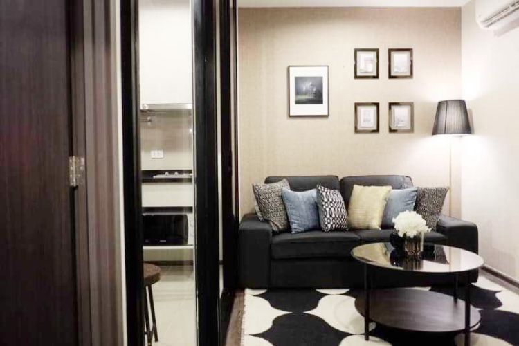 Condo for rent The Base Park East Sukhumvit 77.