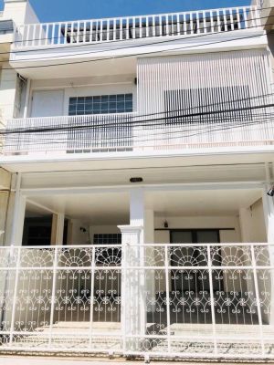 Townhome 3 Storey For Rent in 