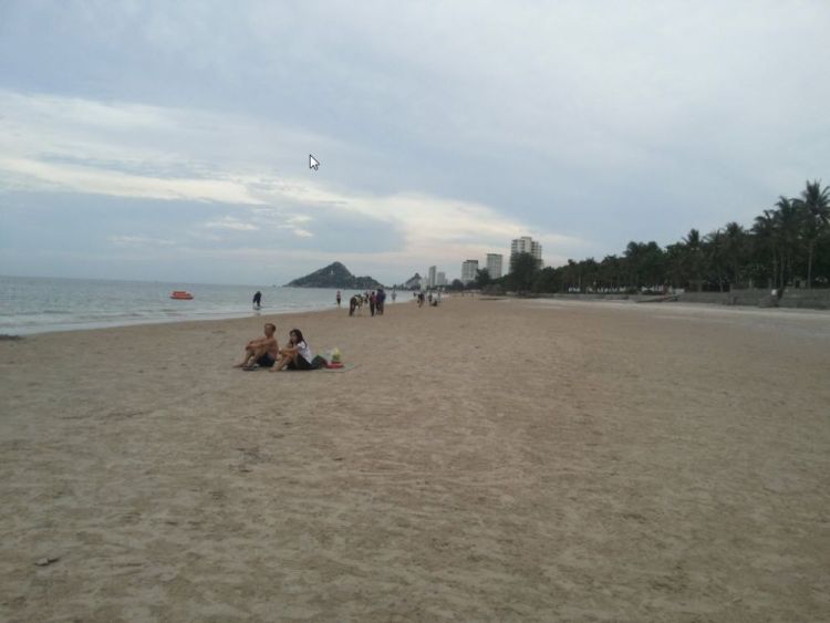 Single house for rent, Hua Hin house, has a swimming pool, can walk to the sea.