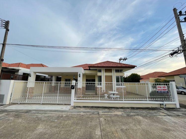 Single house for rent in Phuket Villa Chaofa 2, corner house.