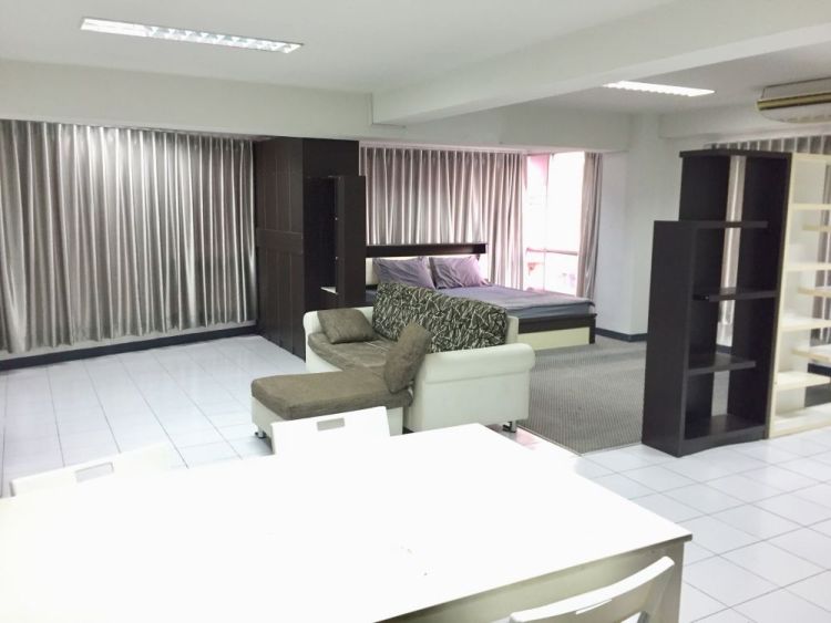 Condominium Bigroom 72 sq.m. near MRT BangAor, Rama VII, Yanhee Hospital