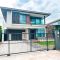 Single House located Srinakarin Built-in Fully furnished