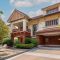 Prukpirom Regent Pinklao, Luxury Tudor Mansion 128 sq.wa Kanchanaphisek Road, Bang Yai