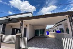 Single storey House for rent with 3 bedrooms and 2 bathrooms.