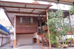 ouse for rent near MeeChok Plaza Chiang Mai, 1 km. from Meechok Plaza, Middle Ring Rd. (Somphot Chia