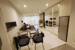 For Rent 1 Big Bed in Sukhumvit 16 Close to Asoke Intersection