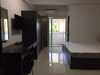 ประเภทห้อง  Standard Room