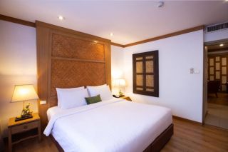 ประเภทห้อง คอนเนอร์ สูท