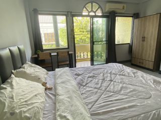 ประเภทห้อง  ห้องใหญ่ *ว่างต้น ม.